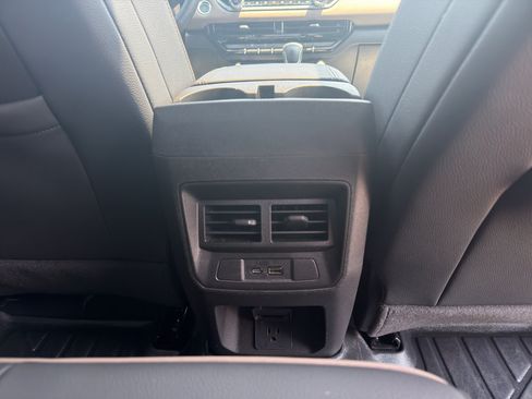 Used 2024 GMC Canyon Denali AWD/4WD image 24