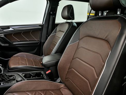 Certified 2024 Volkswagen Tiguan SEL R-Line image 14