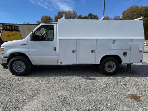 New 2026 Ford E-350 and Econoline 350 Super Duty w/ Power Equipment Group RWD image 3