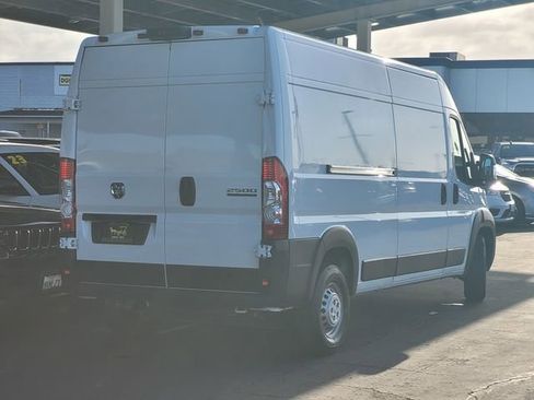Used 2025 RAM ProMaster 2500 w/ Convenience Group FWD image 4