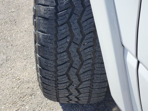Used 2022 RAM 1500 Laramie AWD/4WD image 11