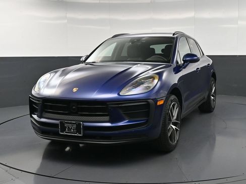 Certified 2026 Porsche Macan AWD/4WD image 1