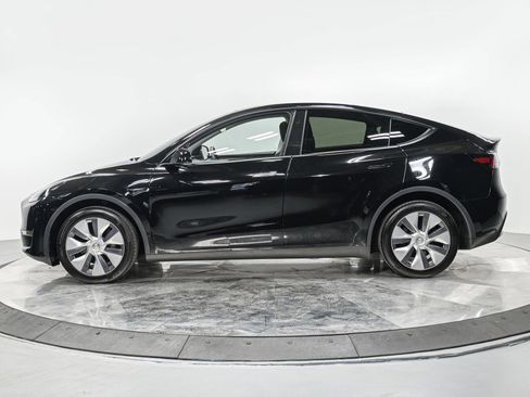 Used 2023 Tesla Model Y Long Range image 2