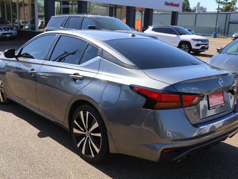 Used 2022 Nissan Altima 2.0 SR image 5