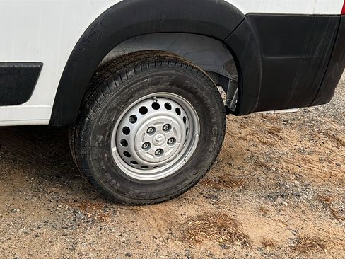 Used 2025 RAM ProMaster 2500 w/ Premium Convenience Group image 12