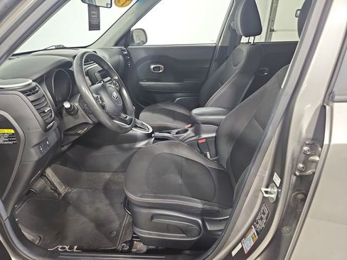 Used 2015 Kia Soul FWD image 10
