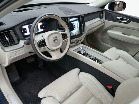 Certified 2023 Volvo XC60 B6 Ultimate w/ Protection Package Premier AWD/4WD image 12