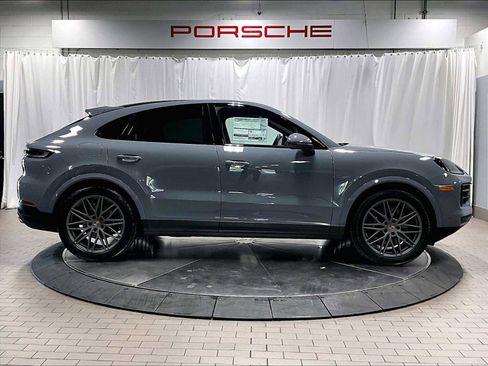 New 2026 Porsche Cayenne image 8