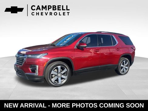 Used 2022 Chevrolet Traverse LT w/ LT Premium Package FWD image 1