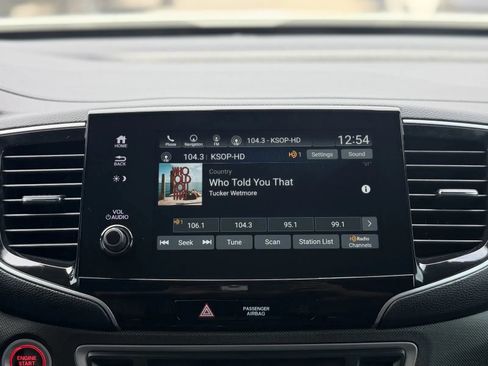 Used 2023 Honda Passport TrailSport image 32