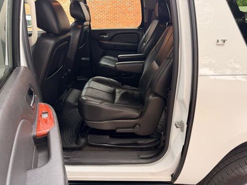 Used 2014 Chevrolet Suburban LT AWD/4WD image 22