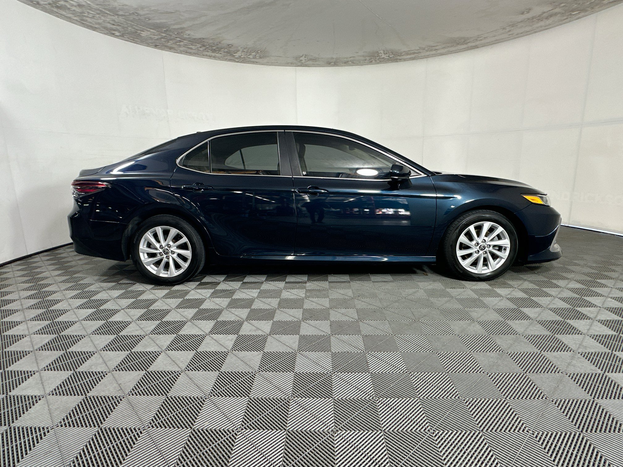 Used 2021 Toyota Camry LE FWD image 2