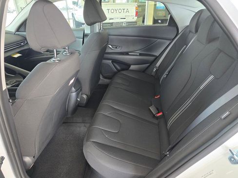 New 2026 Hyundai Elantra Hybrid FWD image 36