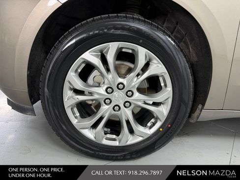 Used 2020 Buick Enclave Avenir w/ Avenir Technology Package FWD image 11