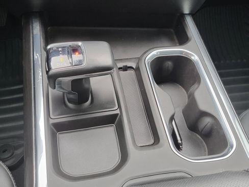 Used 2023 Chevrolet Silverado 1500 LTZ w/ LTZ Convenience Package II AWD/4WD image 28