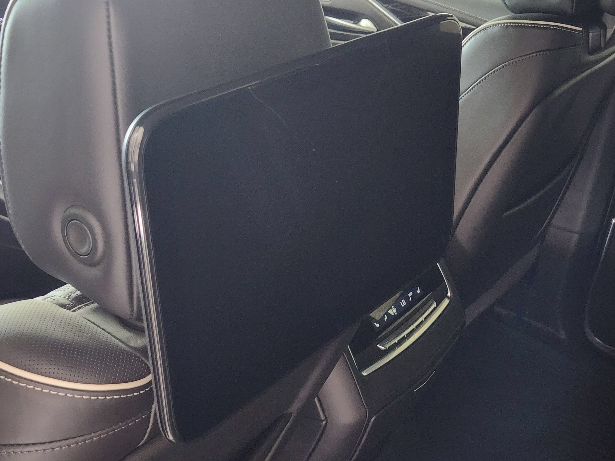Used 2024 Cadillac Escalade V w/ LPO, ONYX Package AWD/4WD image 32