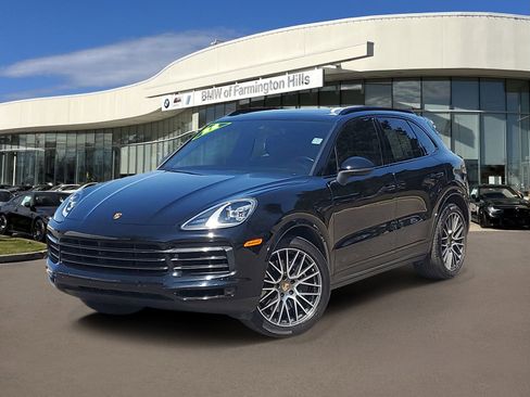 Used 2022 Porsche Cayenne AWD/4WD image 1