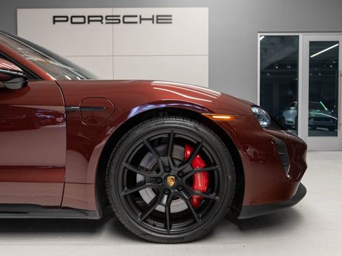 Used 2023 Porsche Taycan GTS image 11