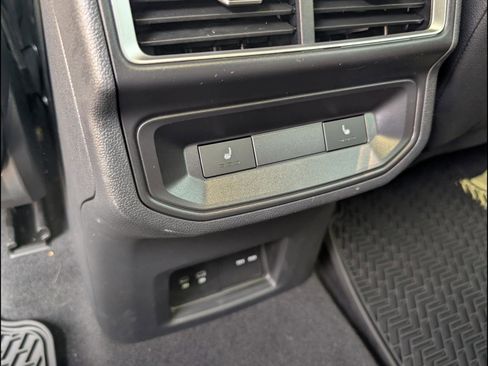 Used 2025 Volkswagen Atlas Cross Sport SEL R-Line image 19