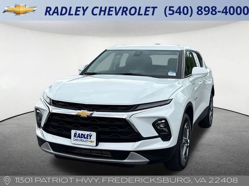 Certified 2025 Chevrolet Blazer LT AWD/4WD image 1