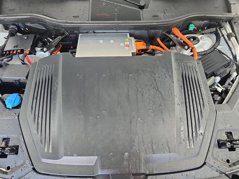 Certified 2023 Audi e-tron Premium Plus w/ Premium Plus Package AWD/4WD image 31