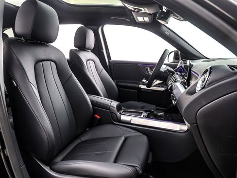 New 2026 Mercedes-Benz GLB 250 image 7