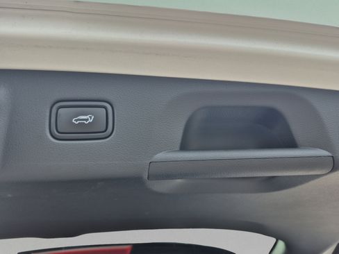 Used 2024 Hyundai Palisade Limited FWD image 10