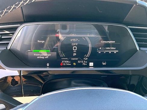 Used 2022 Audi e-tron Premium Plus w/ Premium Plus Package image 20