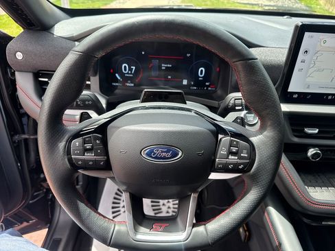 Used 2025 Ford Explorer ST AWD/4WD image 15