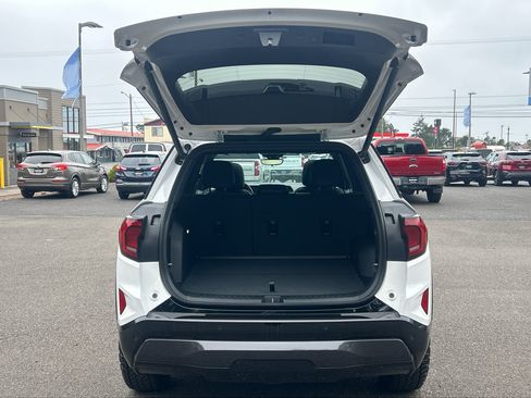 New 2027 GMC Terrain AT4 w/ Technology Package II AWD/4WD image 32