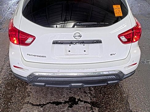 Used 2018 Nissan Pathfinder SV FWD image 10