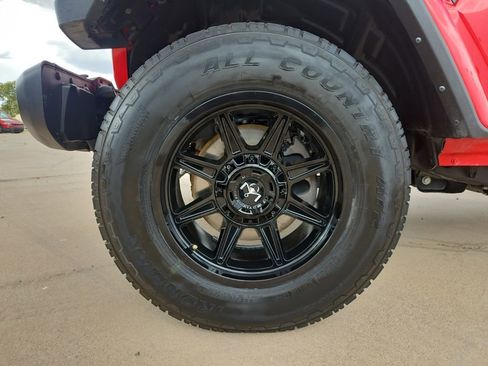 Used 2023 Jeep Gladiator Sport AWD/4WD image 6