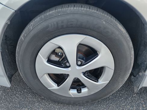 Used 2012 Toyota Prius Two image 38