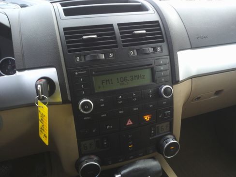 Used 2008 Volkswagen Touareg V6 image 15