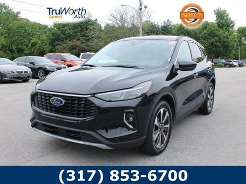 Used 2023 Ford Escape Platinum AWD/4WD image 1