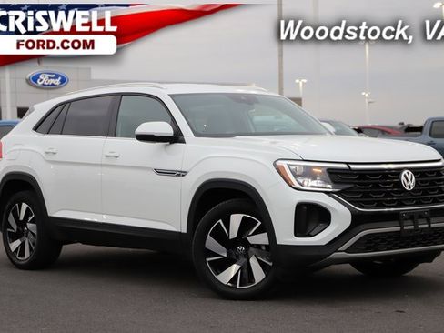 Used 2025 Volkswagen Atlas Cross Sport SE image 1