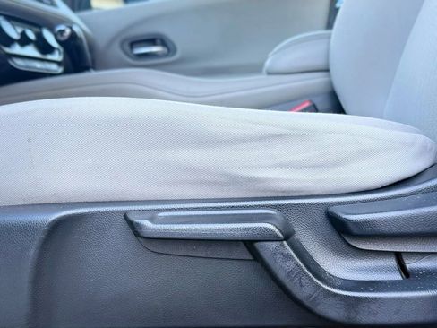 Used 2016 Honda HR-V LX image 23