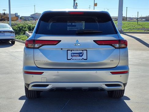 Used 2024 Mitsubishi Outlander SE image 6
