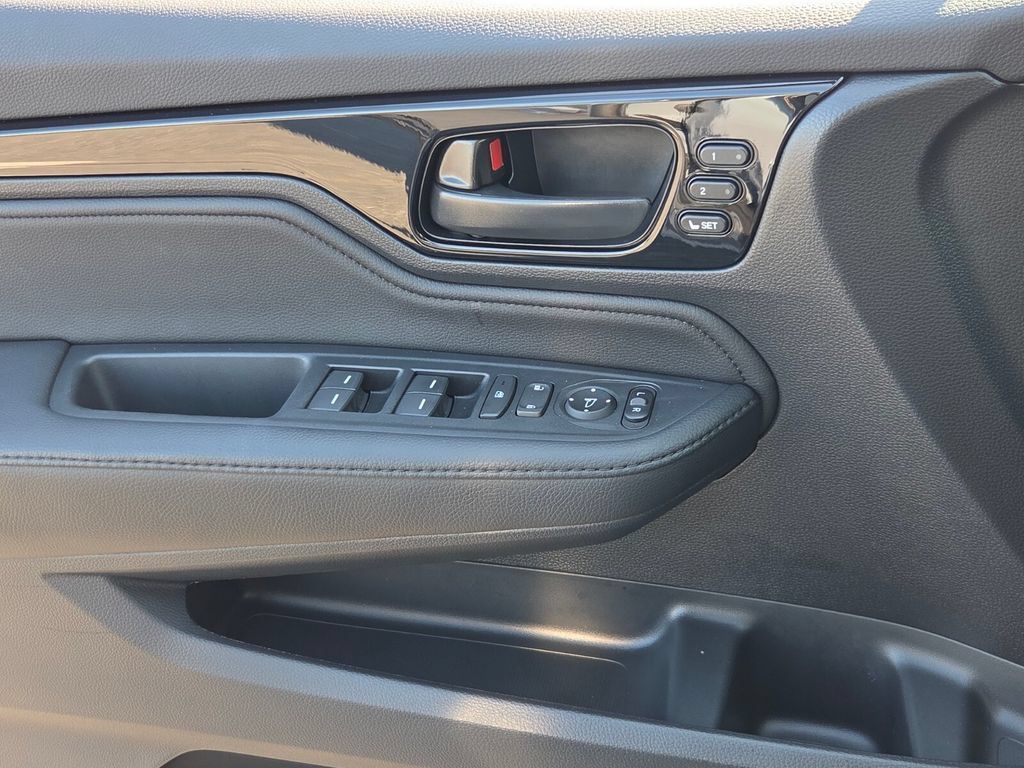 Used 2025 Honda Odyssey Touring image 27