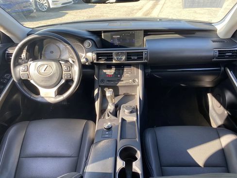 Used 2019 Lexus IS 300 Base image 6