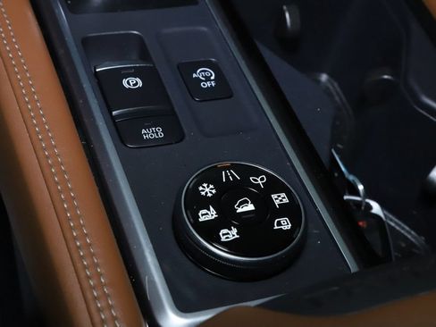 Certified 2024 Nissan Pathfinder Platinum AWD/4WD image 33