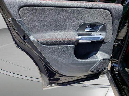 Used 2023 Mercedes-Benz GLB 35 AMG AMG GLB 250 4MATIC w/ Parking Assistance Package image 57