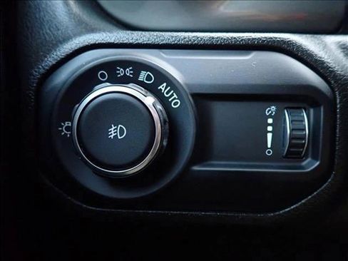 Used 2023 Jeep Wrangler Sahara image 21