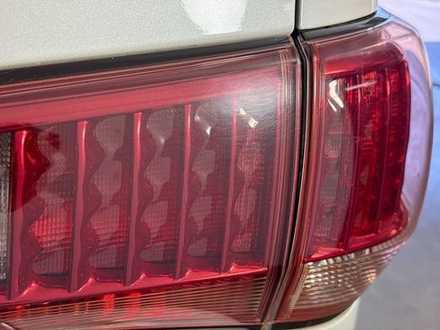 Used 2017 INFINITI QX80 2WD w/ Deluxe Technology Package image 36