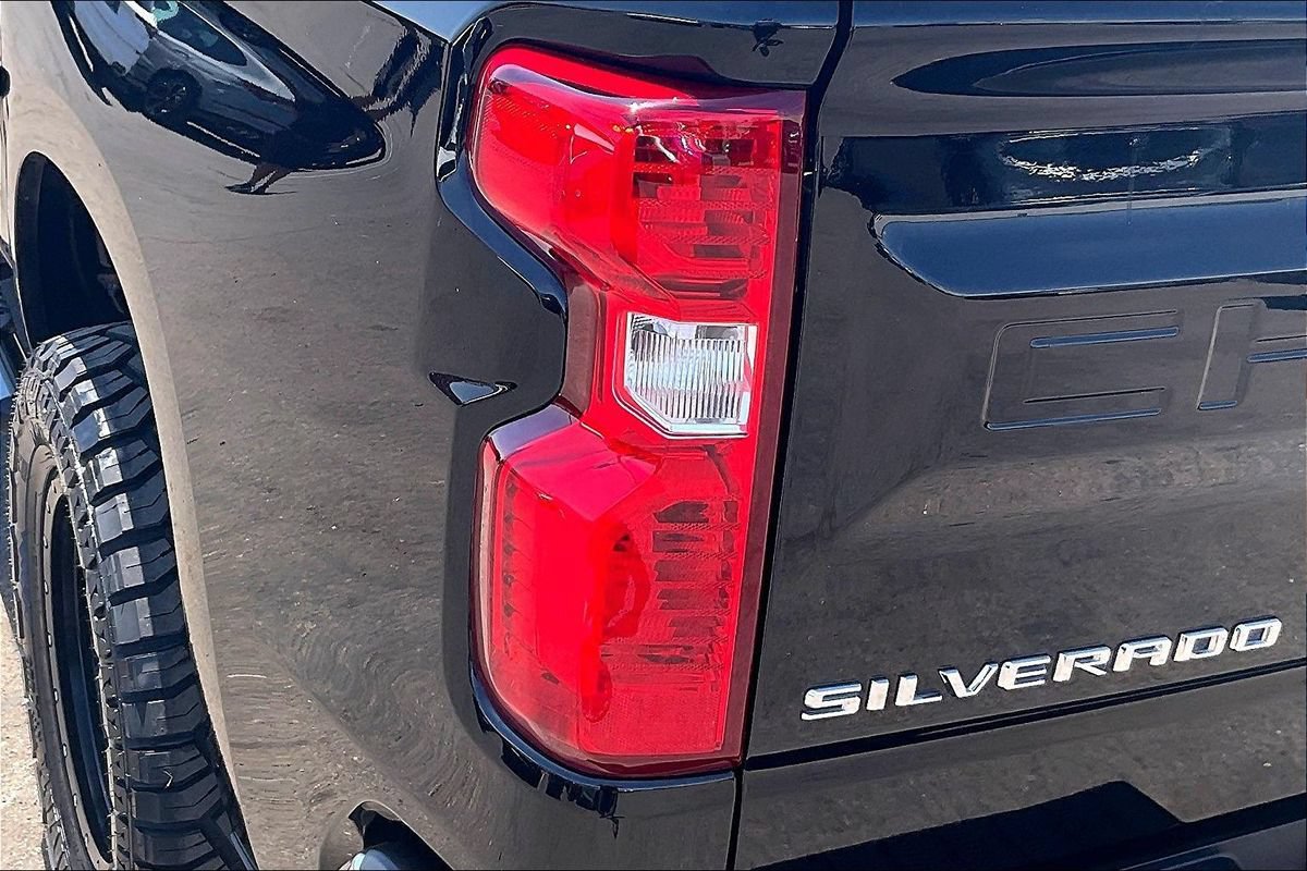 Used 2023 Chevrolet Silverado 1500 LT RWD image 34