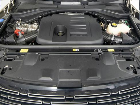 Used 2025 Land Rover Range Rover Long Wheelbase SE image 40