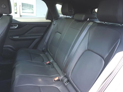 Used 2018 Jaguar F-PACE Premium AWD/4WD image 19
