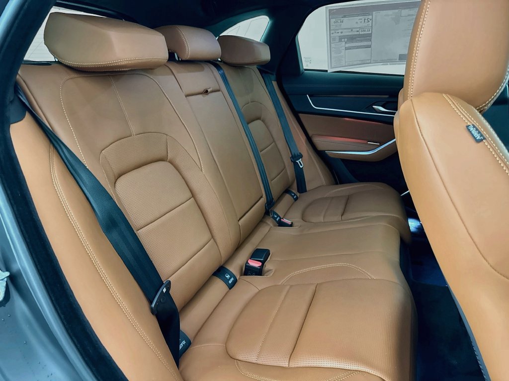 New 2026 Jaguar F-PACE R-Dynamic S AWD/4WD image 28