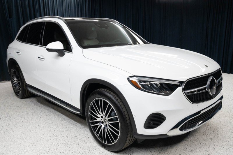 New 2027 Mercedes-Benz GLC 300 image 3