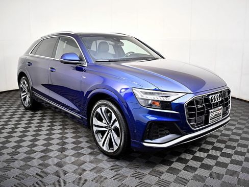 Used 2021 Audi Q8 Prestige image 5